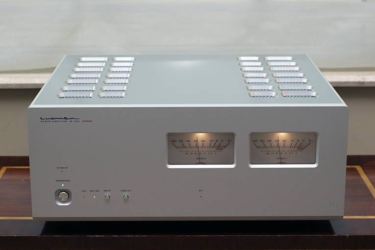 Luxman M-700u