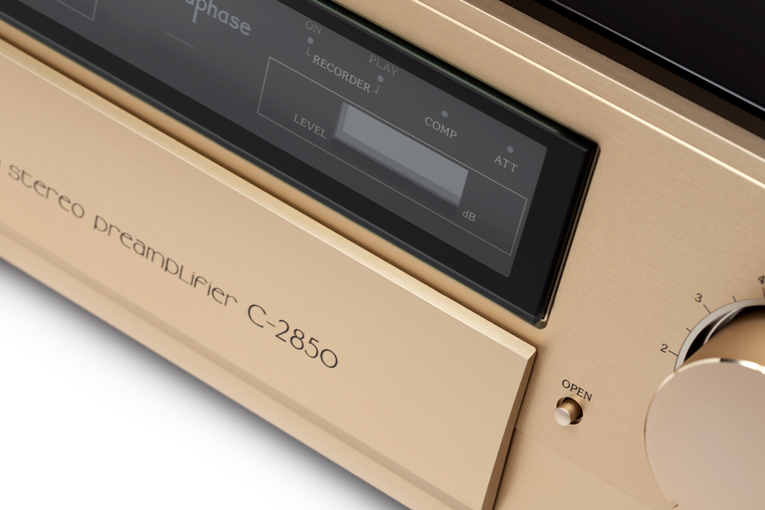 Accuphase